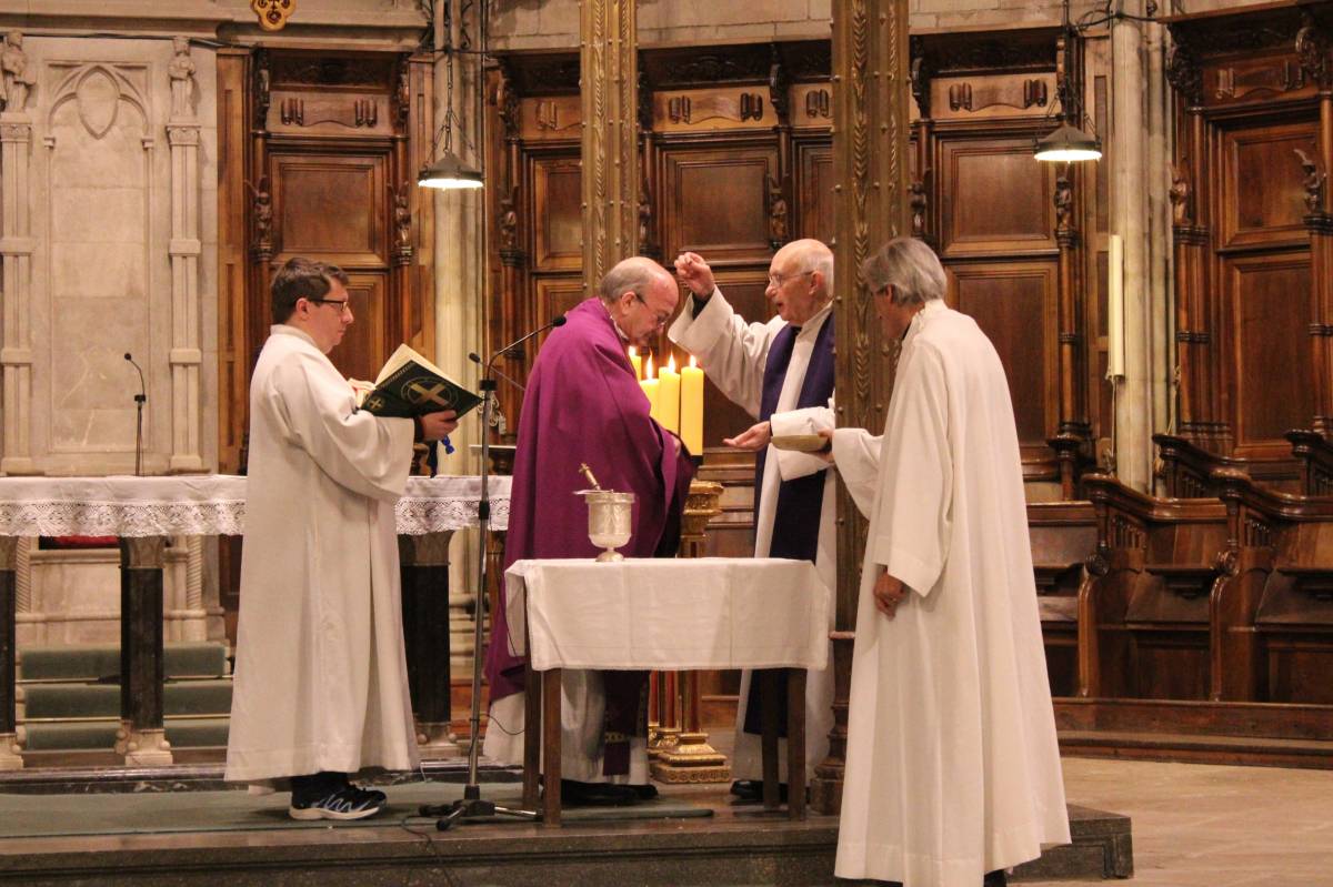 El bisbe Francesc presideix el Dimecres de Cendra a la Catedral de Solsona 