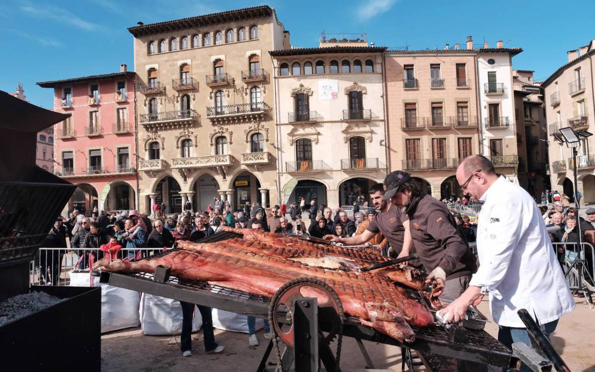 Vic celebra el tradicional Dijous Llarder amb protagonisme dels productes de proximitat