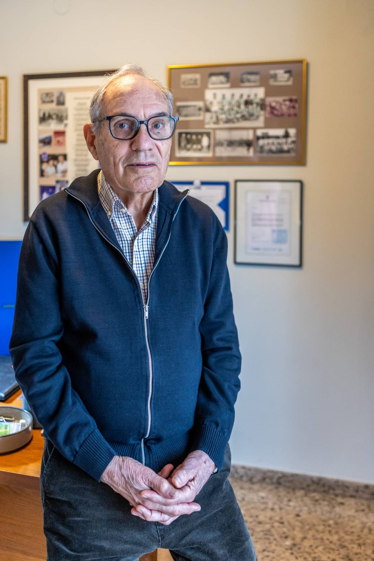 Era el director financer del Centre de Càlcul de Sabadell i està fortament vinculat a l`OAR Gràcia i el Club Tennis 