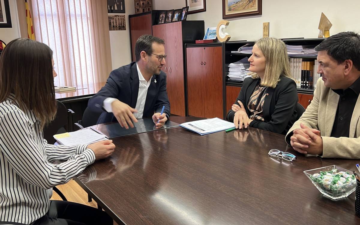 Visita de la consellera de Drets Socials a l'Ajuntament de Móra d'Ebre. - Ajuntament de Móra d'Ebre