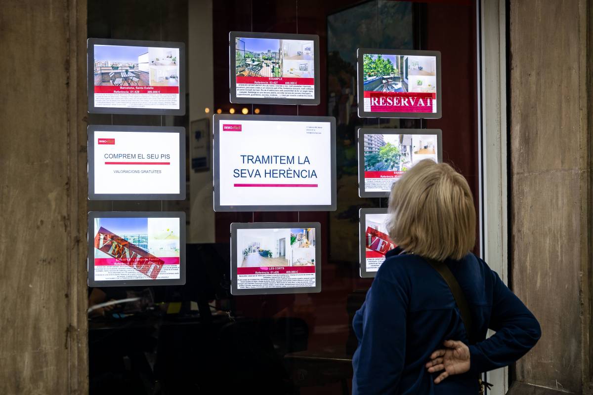 Els punts controvertits de l'acord per limitar la compra d'habitatges a Catalunya