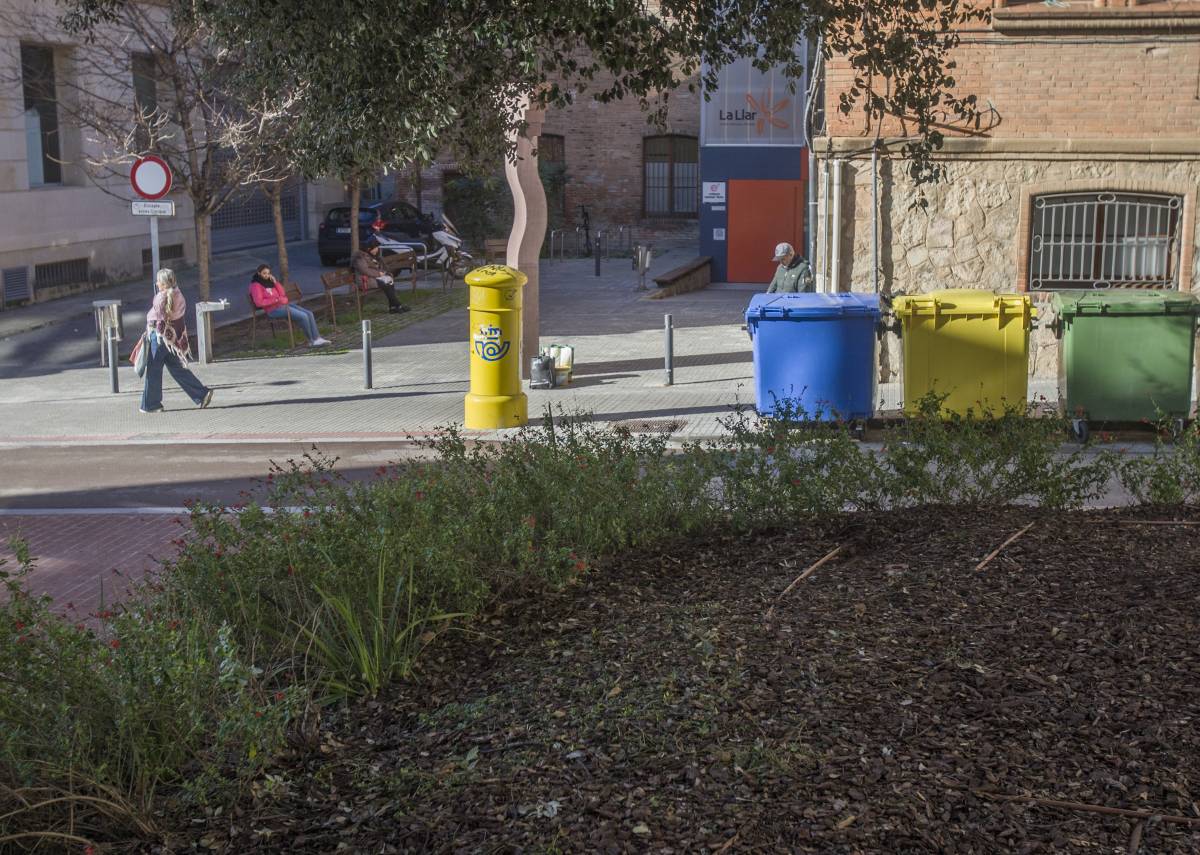 Plaça de Mossèn Jacint Verdaguer  - Nebridi Aróztegui