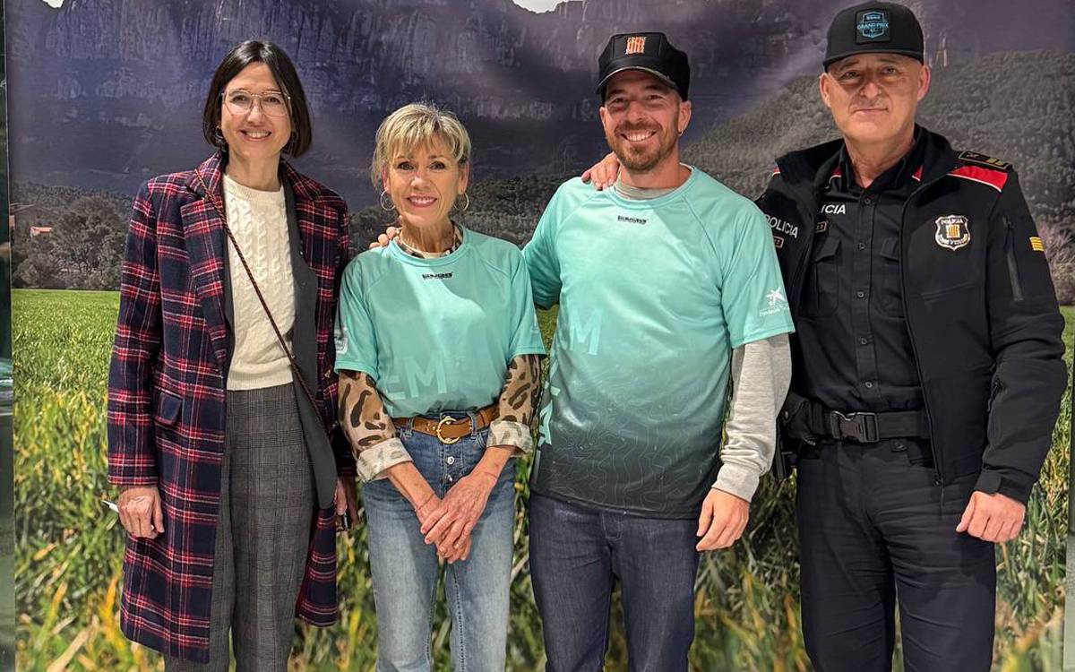 Els Mossos presenten la 14a caminada solidària Fem el camí al teu costat