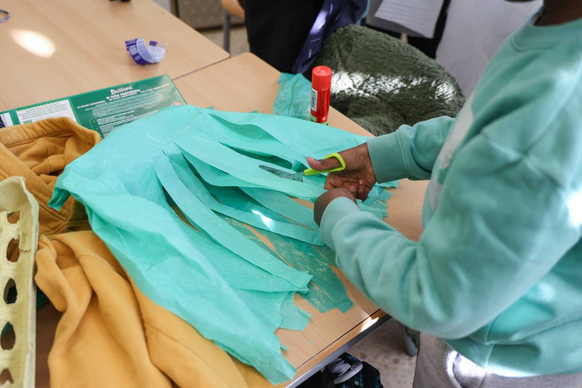 Una faldilla, a partir d`una bossa reciclada