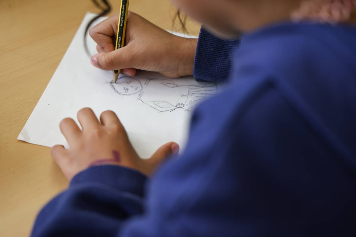 Abans, cal dissenyar totes les peces damunt del paper