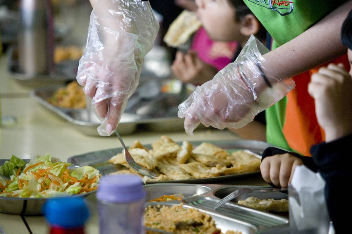 L'Ajuntament defensa el control i el seguiment del menjador escolar