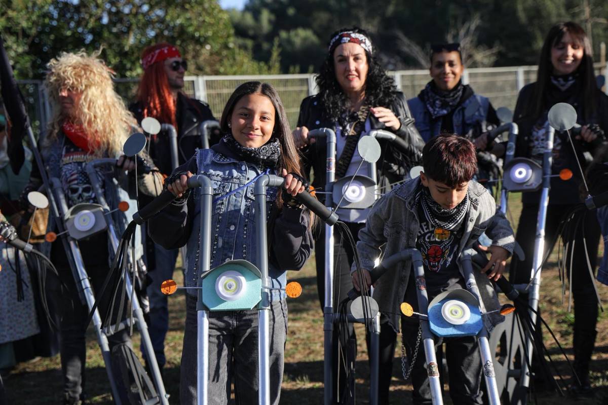 La Rua de Barri del carnval de Poblenou - VÍCTOR CASTILLO La Rua de Barri del carnval de Poblenou