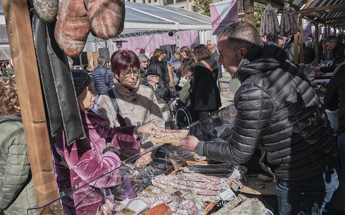 Vic celebra la primera edició de La Mocadera, la fira de l`embotit català artesà.