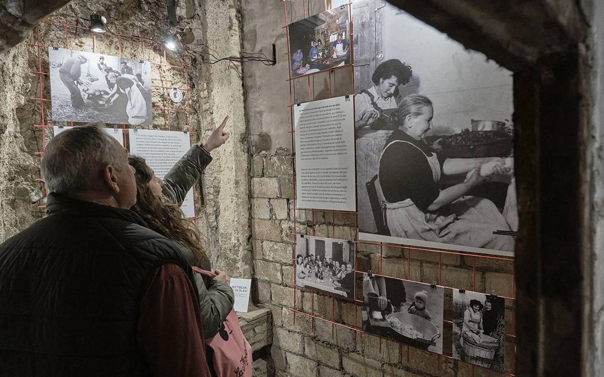 Vic celebra la primera edició de La Mocadera, la fira de l`embotit català artesà.