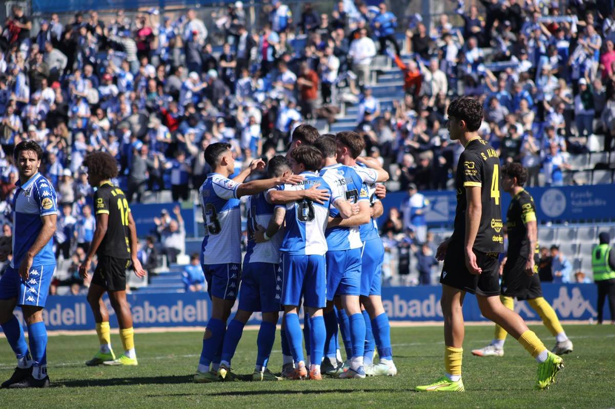 El CE Sabadell es retroba amb la victòria en una actuació molt solvent a casa