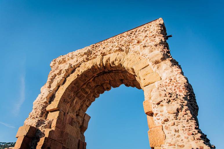 Acaben els treballs de restauració de l'arc del Pont del Diable entre Castellbisbal i Martorell