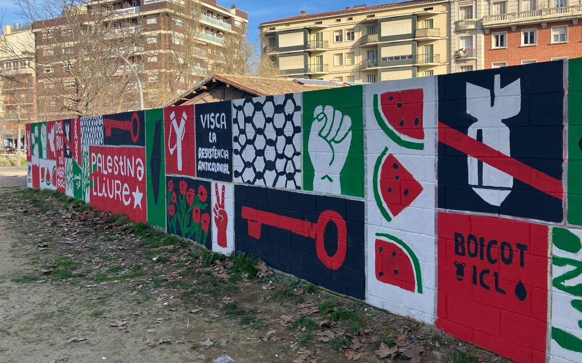 Mural de solidaritat amb Palestina a la Bona Vista de Manresa