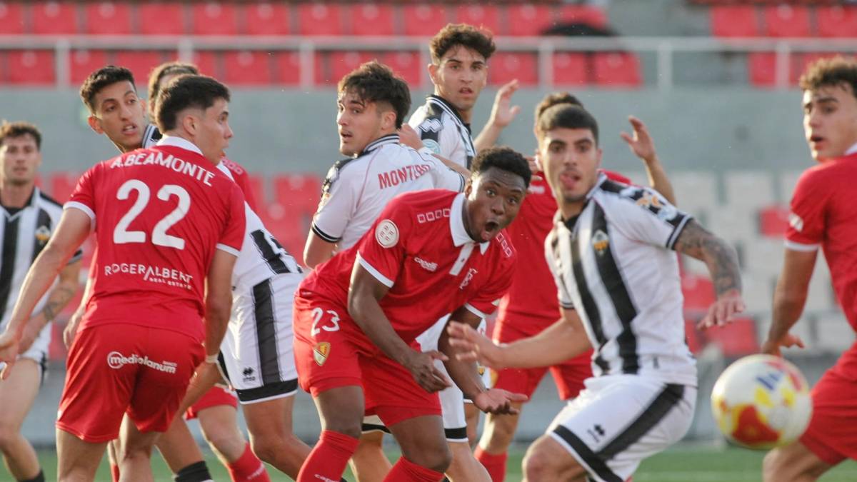 Davallada del Terrassa FC davant d'un exquisit Castellón 