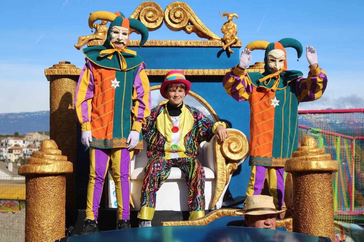 El Carnestoltes infantil damunt la seva carrossa - Ramon Estany 