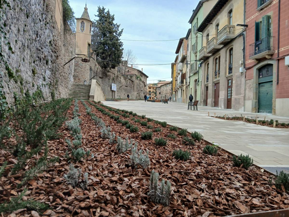Finalitzen les obres de reurbanització del Portalet de Vic