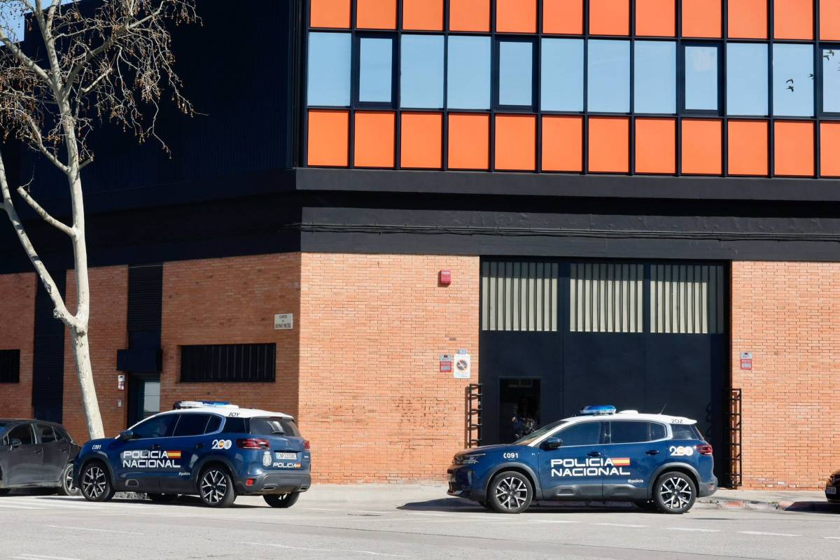 La Policia Nacional durant la segona part de l`operatiu, a Gràcia