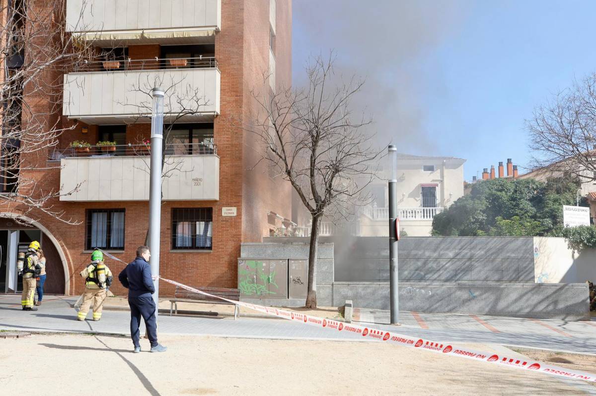 Incendi en un pàrquing del Centre de Sabadell