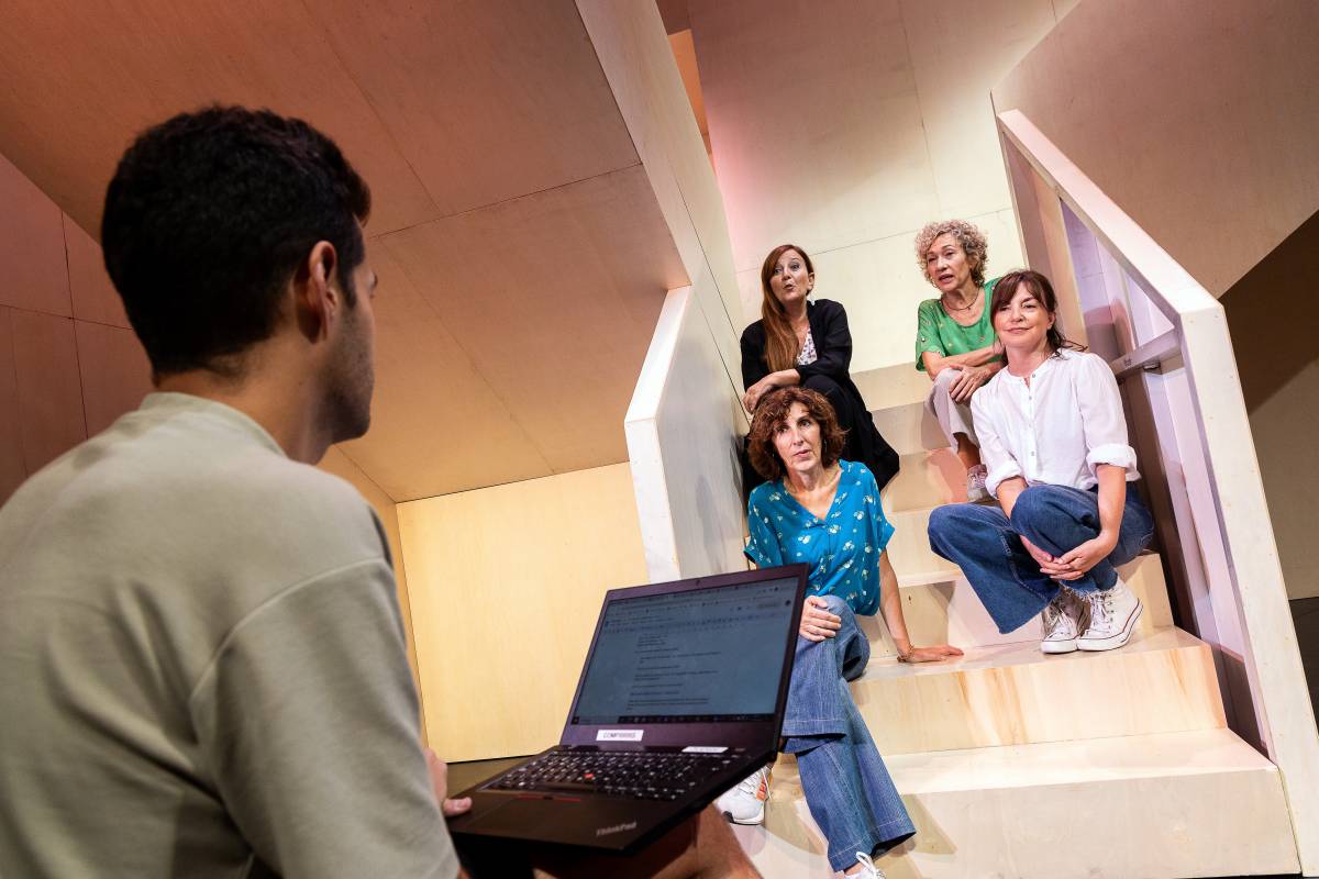 T de Teatre, durant l`entrevista amb Nació