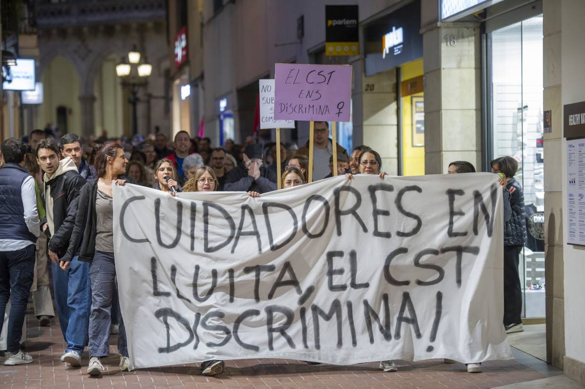 Les cuidadores de la llar Sant Llàtzer es mobilitzen per exigir millors condicions