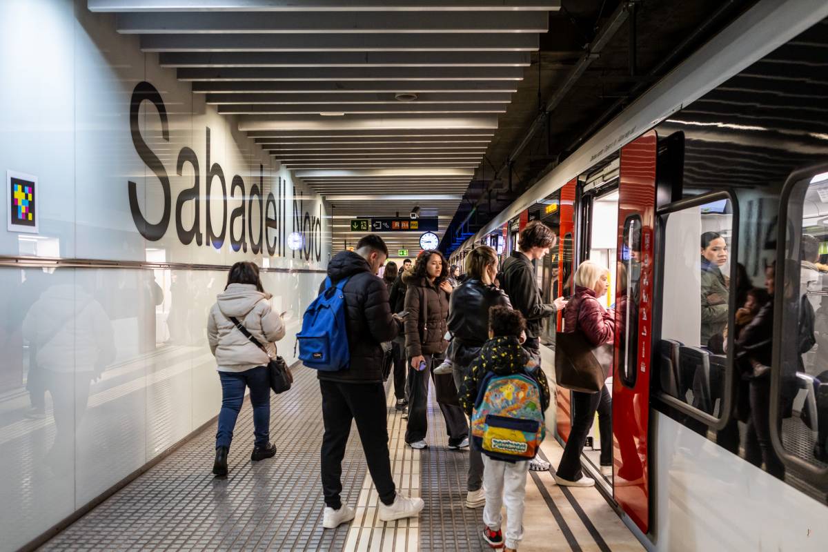 Tranquil·litat a l`estació de Sabadell Nord durant la vaga d`FGC - Juanma Peláez Tranquil·litat a l`estació de Sabadell Nord durant la vaga d`FGC