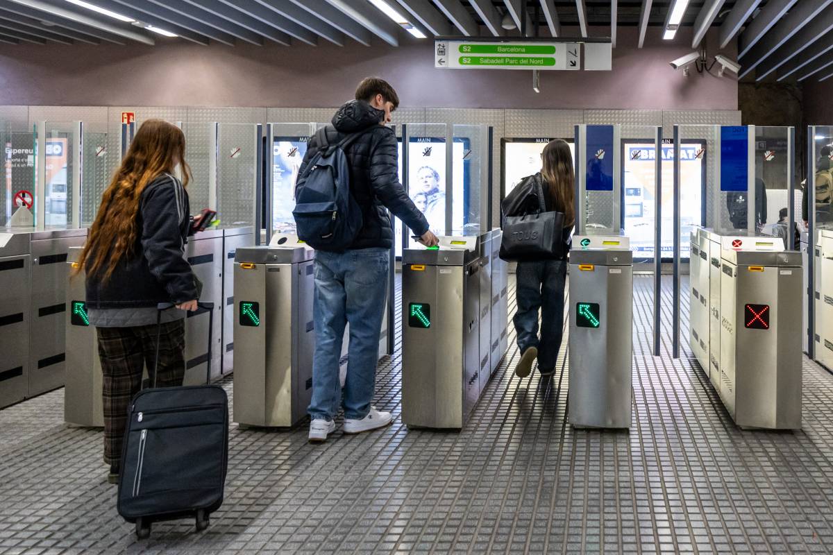 Tranquil·litat a l`estació de Sabadell Nord durant la vaga d`FGC - Juanma Peláez Tranquil·litat a l`estació de Sabadell Nord durant la vaga d`FGC