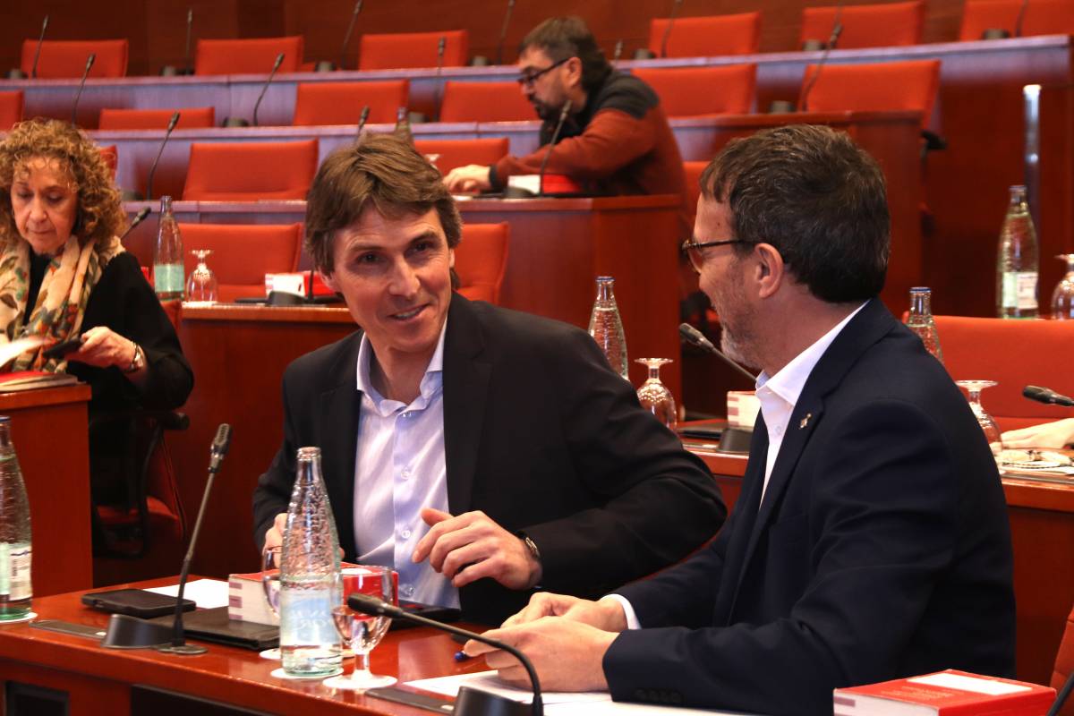 Junts carrega contra uns pressupostos d'Illa «esbiaixats cap a l'extrem» dels Comuns