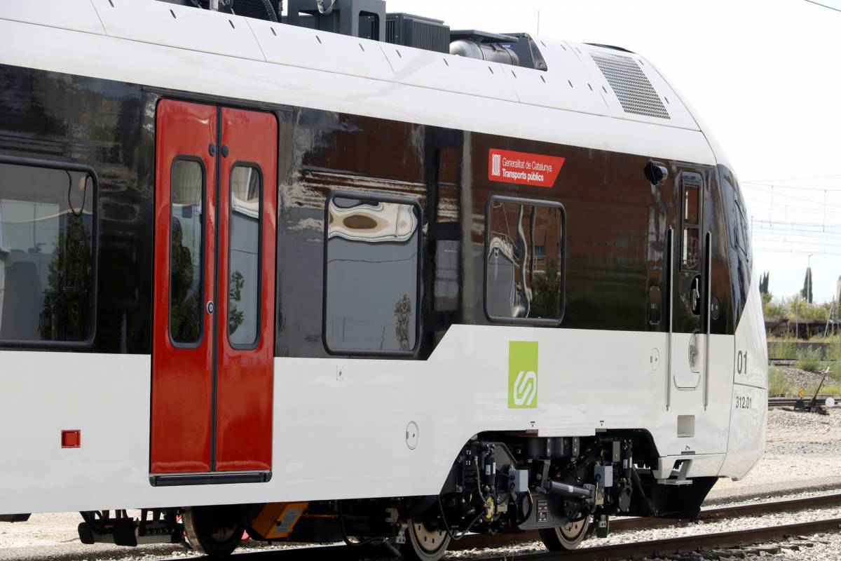 Els trens de FGC de la línia RL4 - ACN