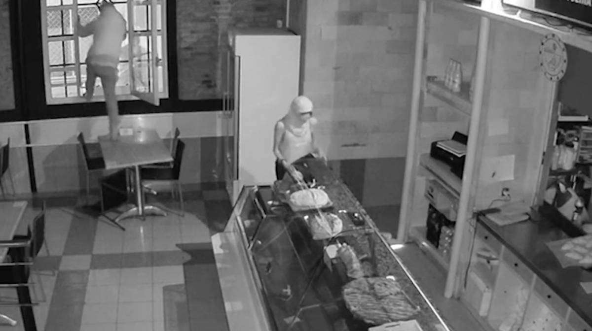 VÍDEO | Així va caçar la Policia a la lladre que s'amagava a un congelador a -18 ºC