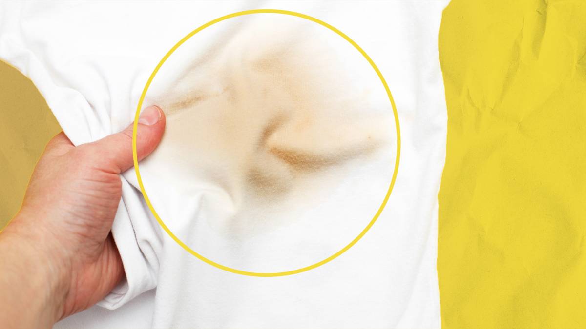 El truc per eliminar les taques grogues i de suor de la roba en només 30 minuts