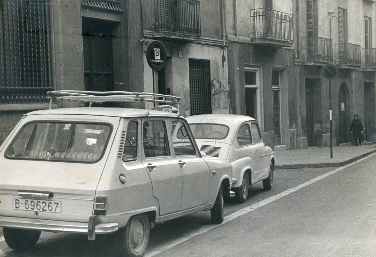 Tres places per aparcar al Centre