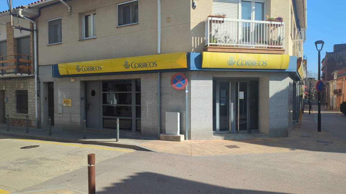 Creix el malestar dels carters al Montseny: «Als caps no els importa si els paquets arriben bé»