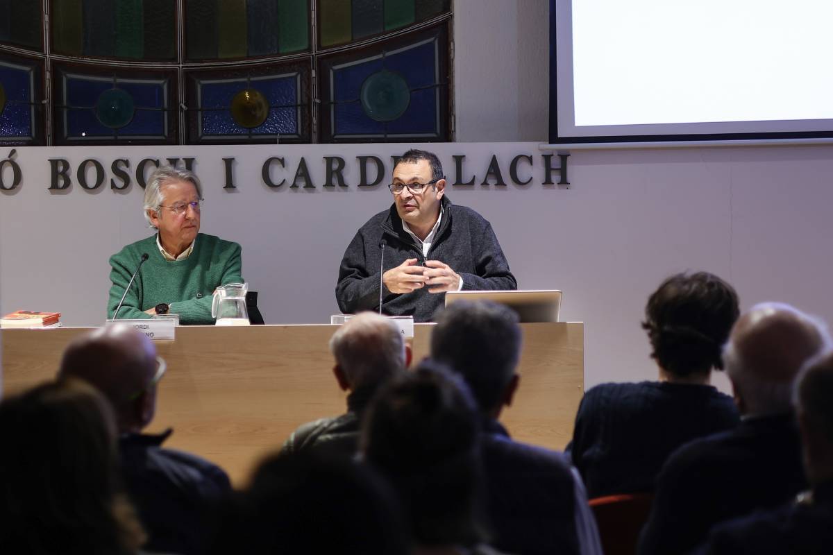 Ignacio Sánchez-Cuenca en la seva conferència a la Fundació Bosch i Cardellach