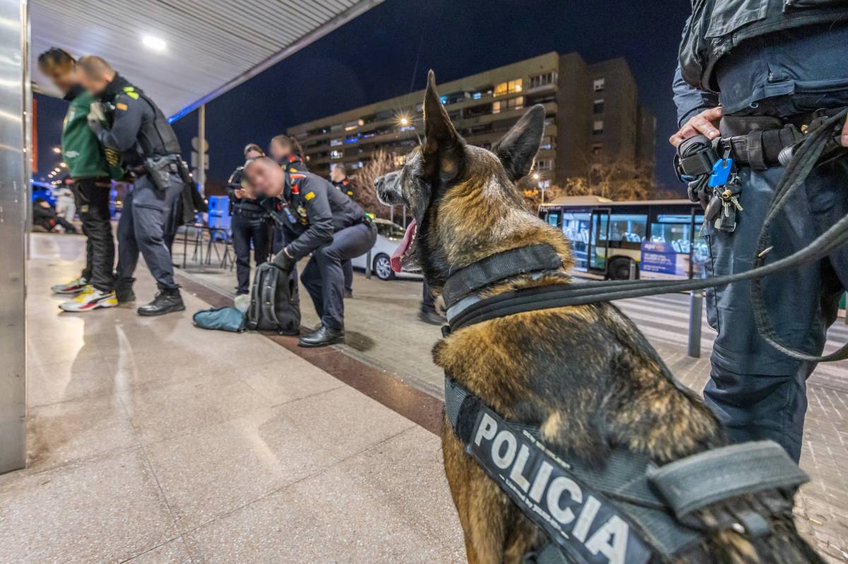 Operatiu policial especial a l`estació de Rodalies de Sabadell Sud
