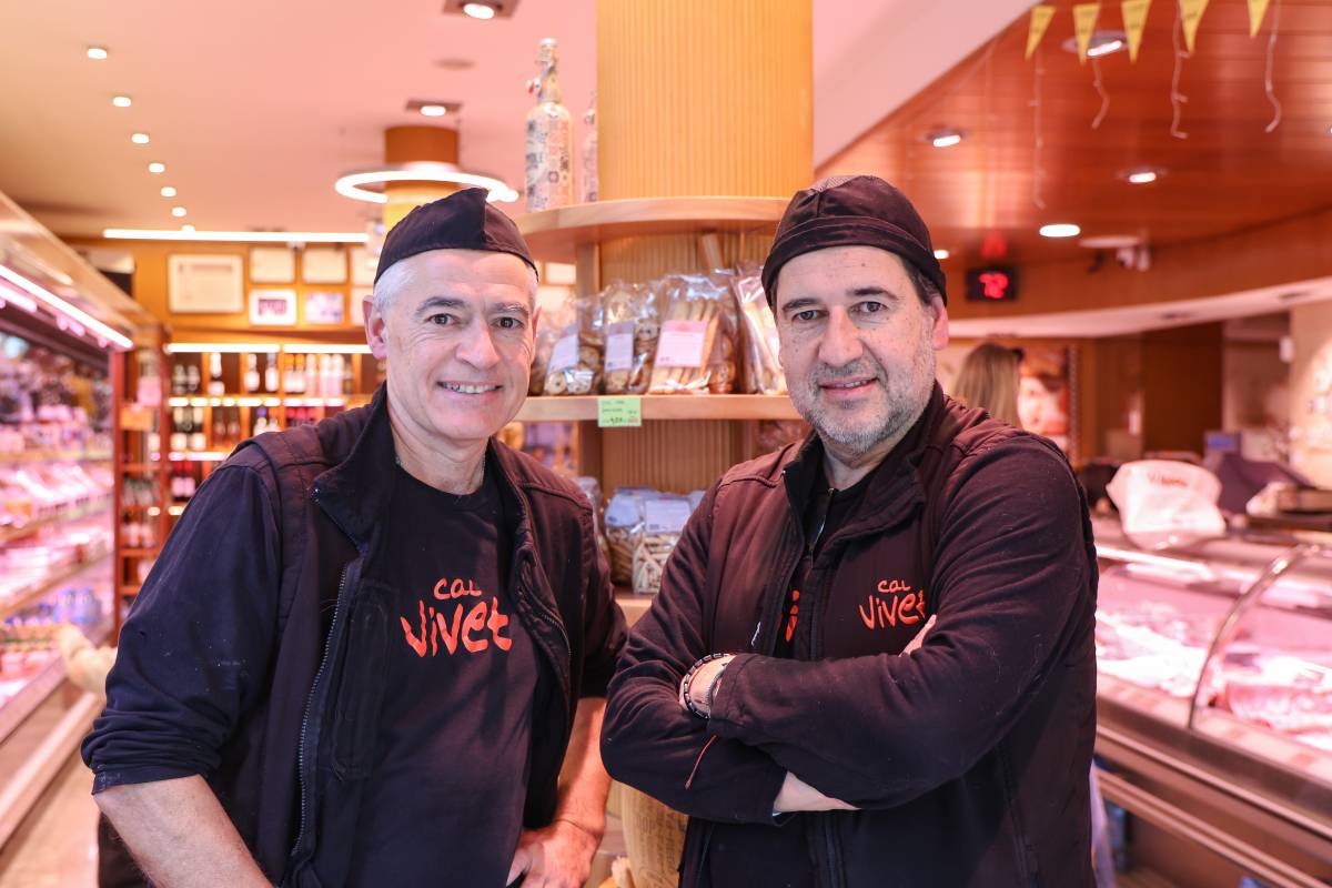 Els germans que encarnen la cinquena generació d'una xarcuteria històrica: 