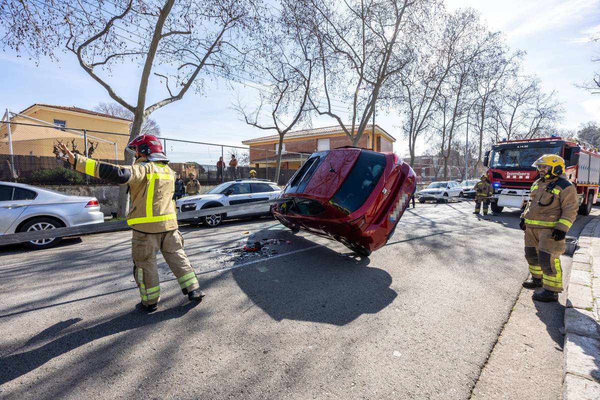 Bolca un cotxe a Sabadell - Juanma Peláez Bolca un cotxe a Sabadell