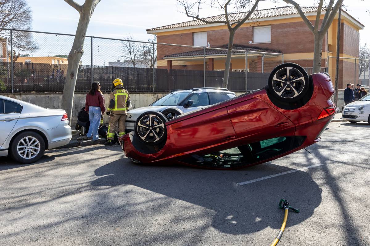 Bolca un cotxe a Sabadell - Juanma Peláez Bolca un cotxe a Sabadell