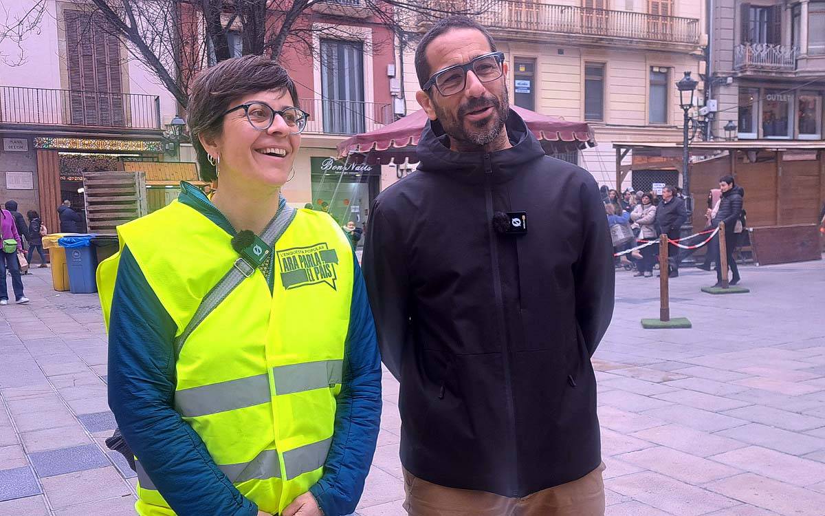 La CUP inicia a Manresa la campanya Ara parla el País amb una enquesta popular