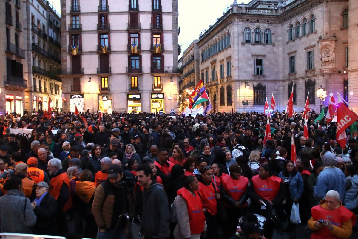 El moviment per l'habitatge clama contra la caiguda de la moratòria dels desnonaments
