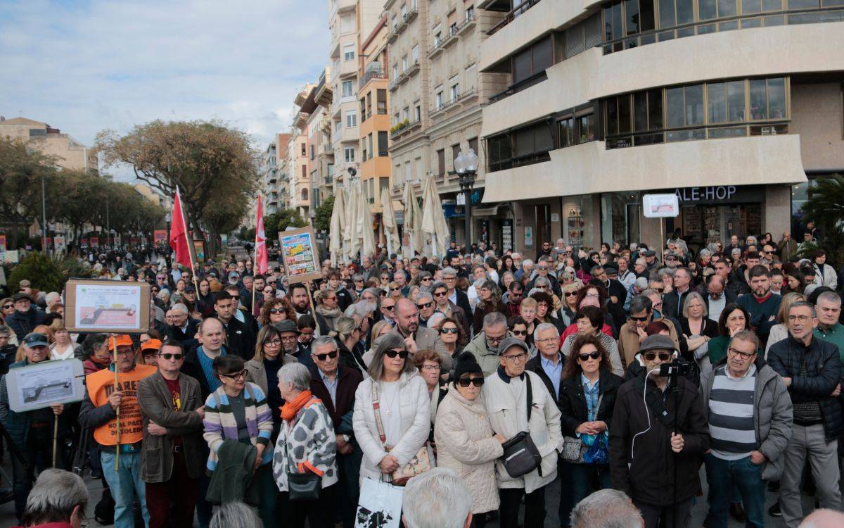 Tarragona surt al carrer per reclamar l'atenció 24/7 als pacients d'ictus a l'Hospital Joan XXIII