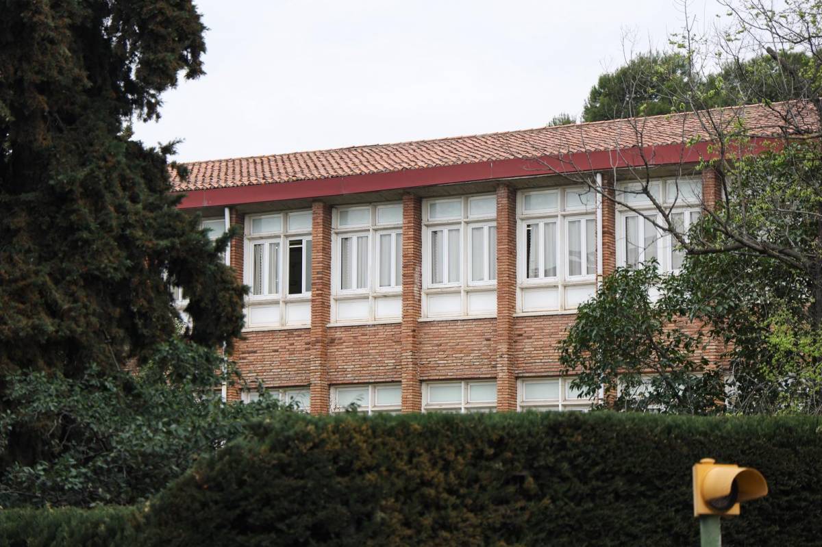 Preocupació en un institut de Sabadell per una baralla a la sortida i alumnes gravant amb el mòbil