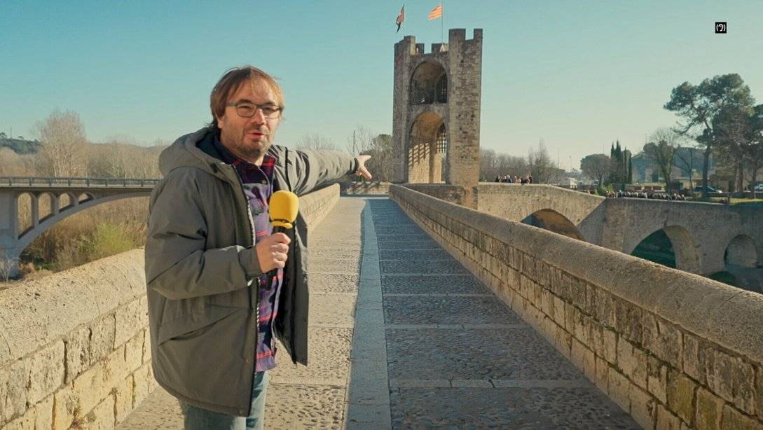 «El Foraster» visita Besalú a la recerca de les «aficions, frustracions, amor i enyorança» dels veïns