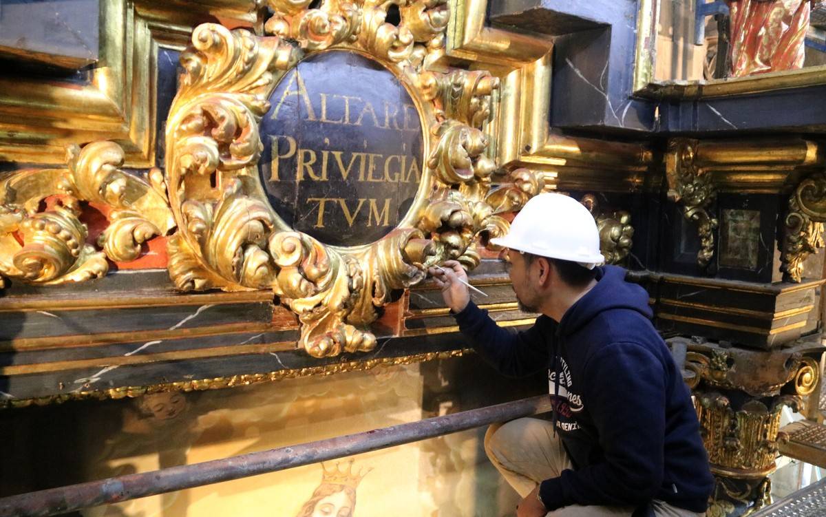 El Bisbat restaura el retaule barroc de la Mare de Déu del Carme a la Catedral de Tortosa