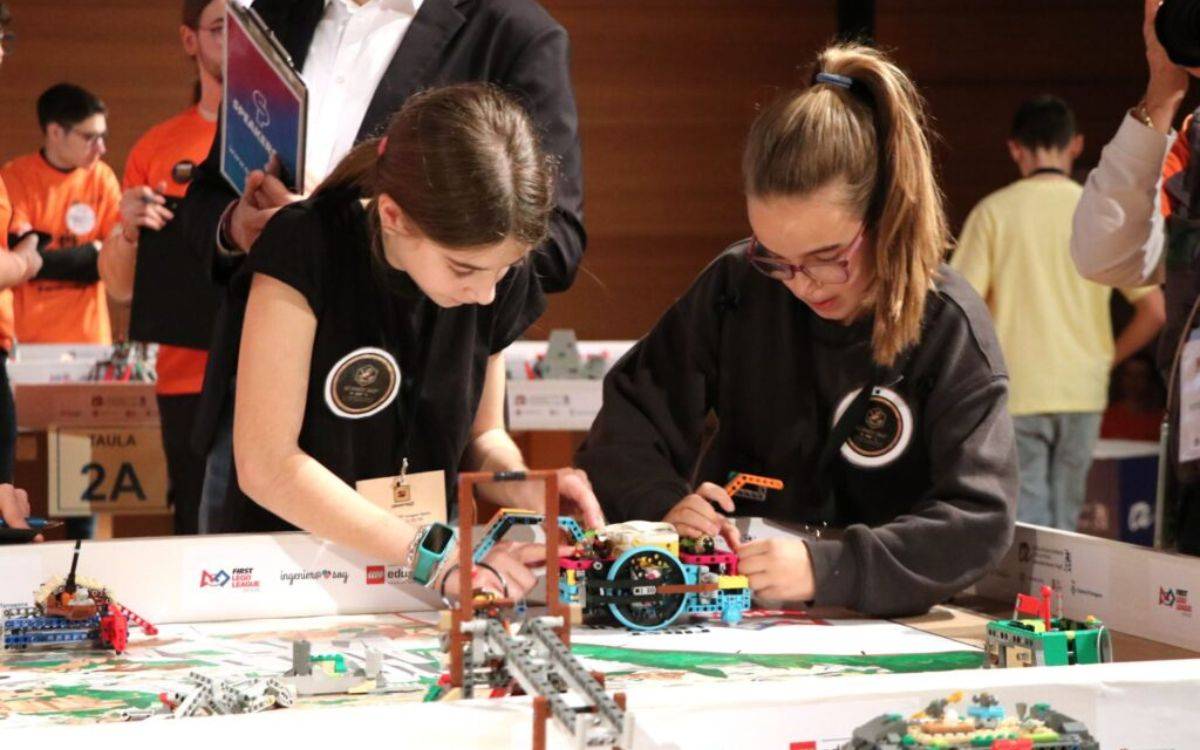 La FIRST LEGO League reuneix més de 350 estudiants a Reus amb l'arqueologia com a desafiament