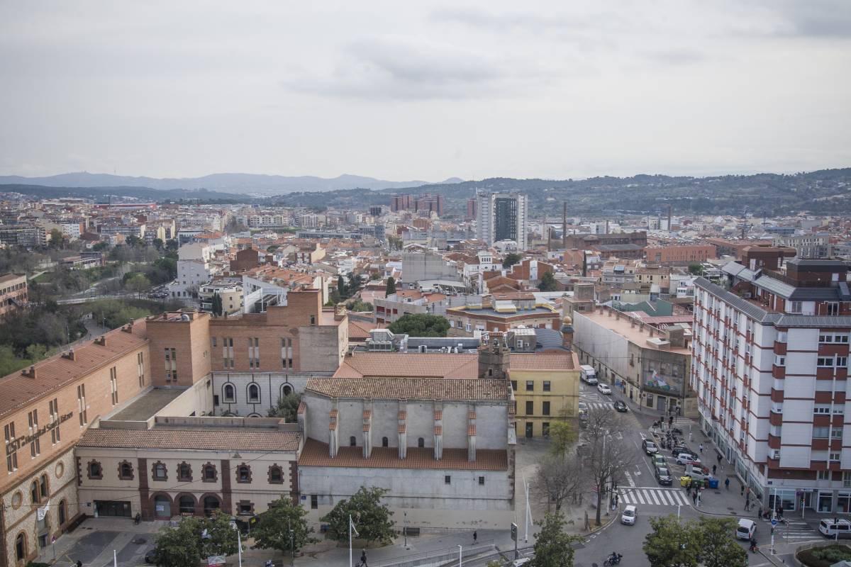 Les vistes cap a la ciutat des del pis número 13 de MútuaTerrassa - Nebridi Aróztegui