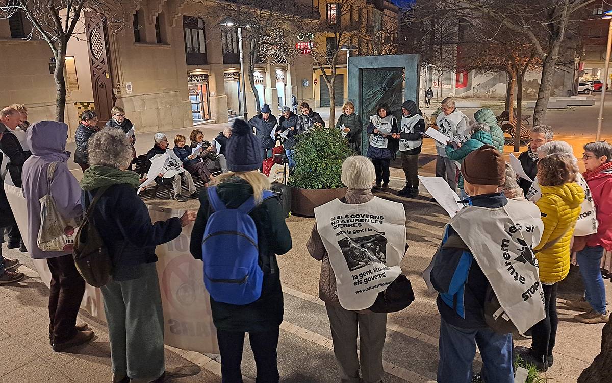 La 146a trobada d'Aturem les Guerres a Manresa centra el debat en el conflicte a l'Iran