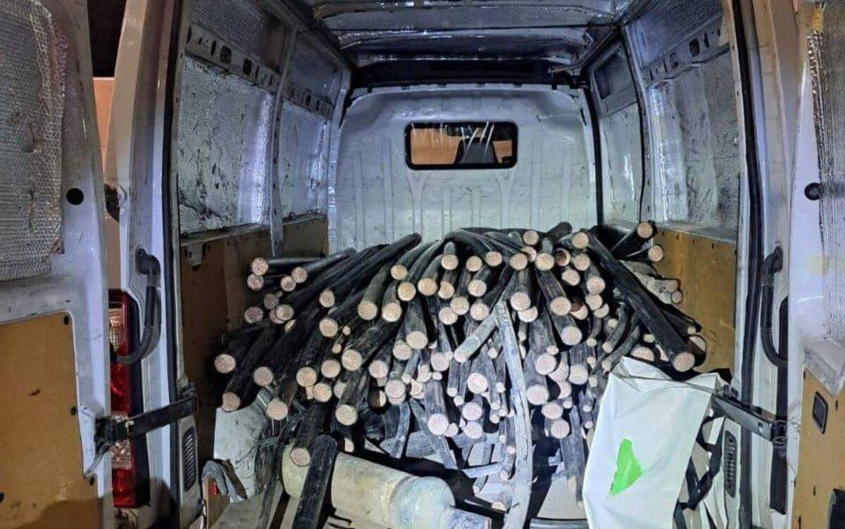 Enxampen dos homes transportant prop de 3.000 quilos de coure robat a l'Ampolla