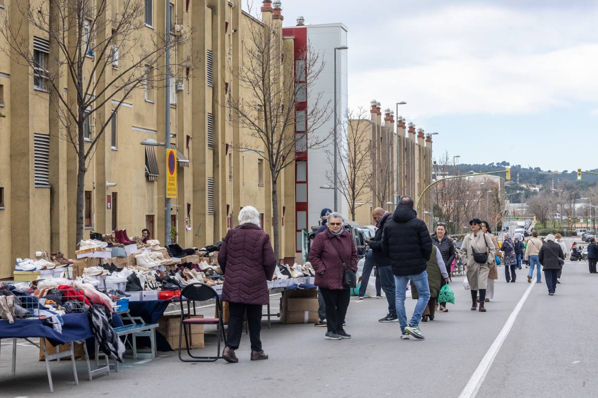 Un any del trasllat del mercat ambulant de Campoamor: “Les opinions estan dividides”
