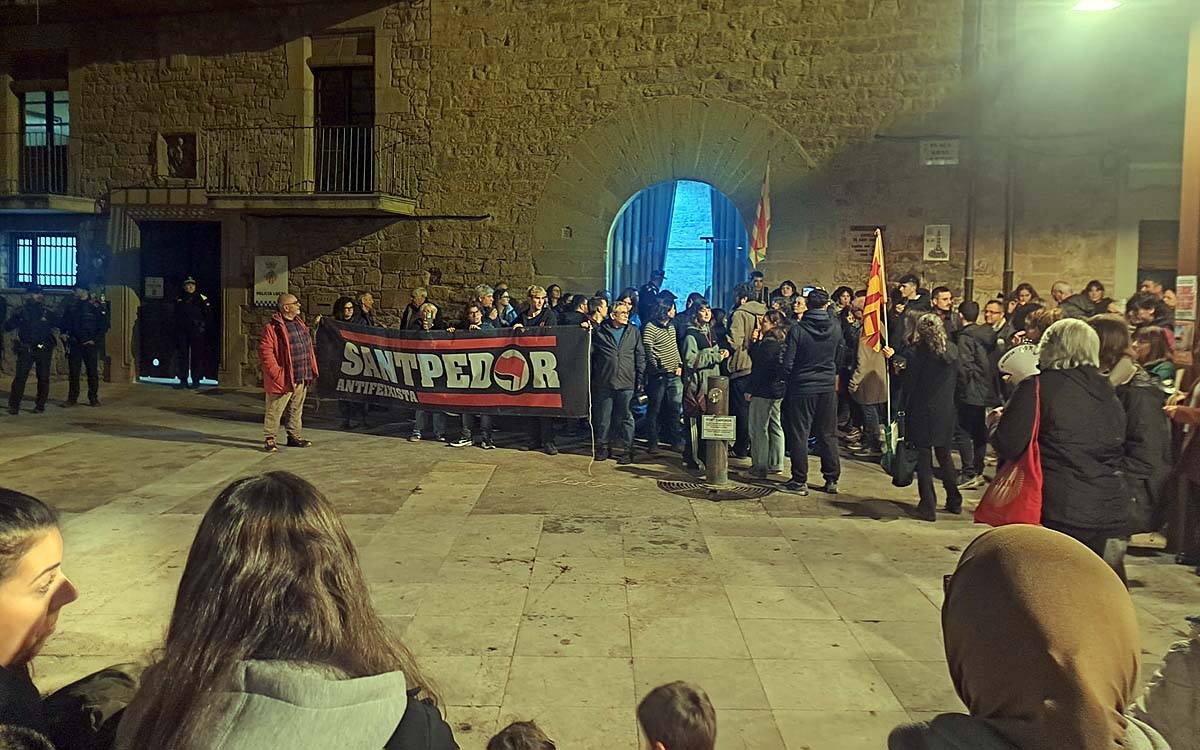 Convocada una concentració a Santpedor contra l'actuació policial del darrer ple