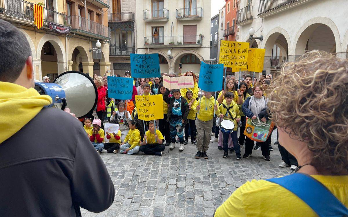 El clam d'alumnes, mestres i famílies de l'Escola Eladi Homs de Valls assegura una línia d'I3