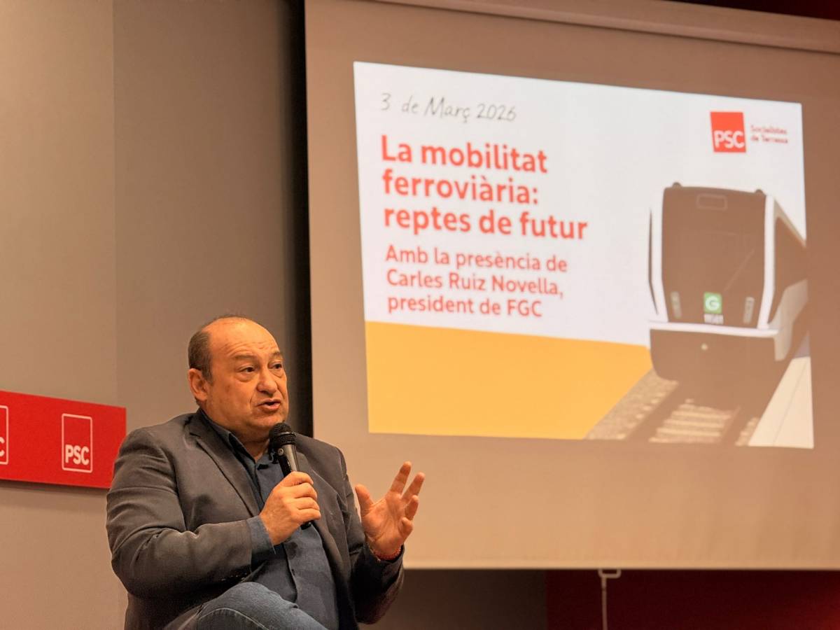 Focus en la mobilitat en una jornada de debat amb el president d’FGC, a la seu del PSC